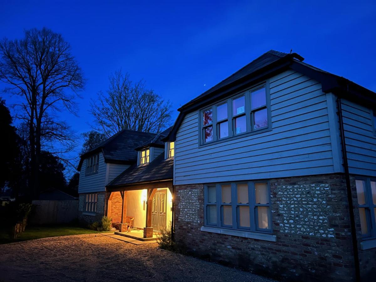 Flint House - Goodwood Events Bed & Breakfast Чичестър Екстериор снимка