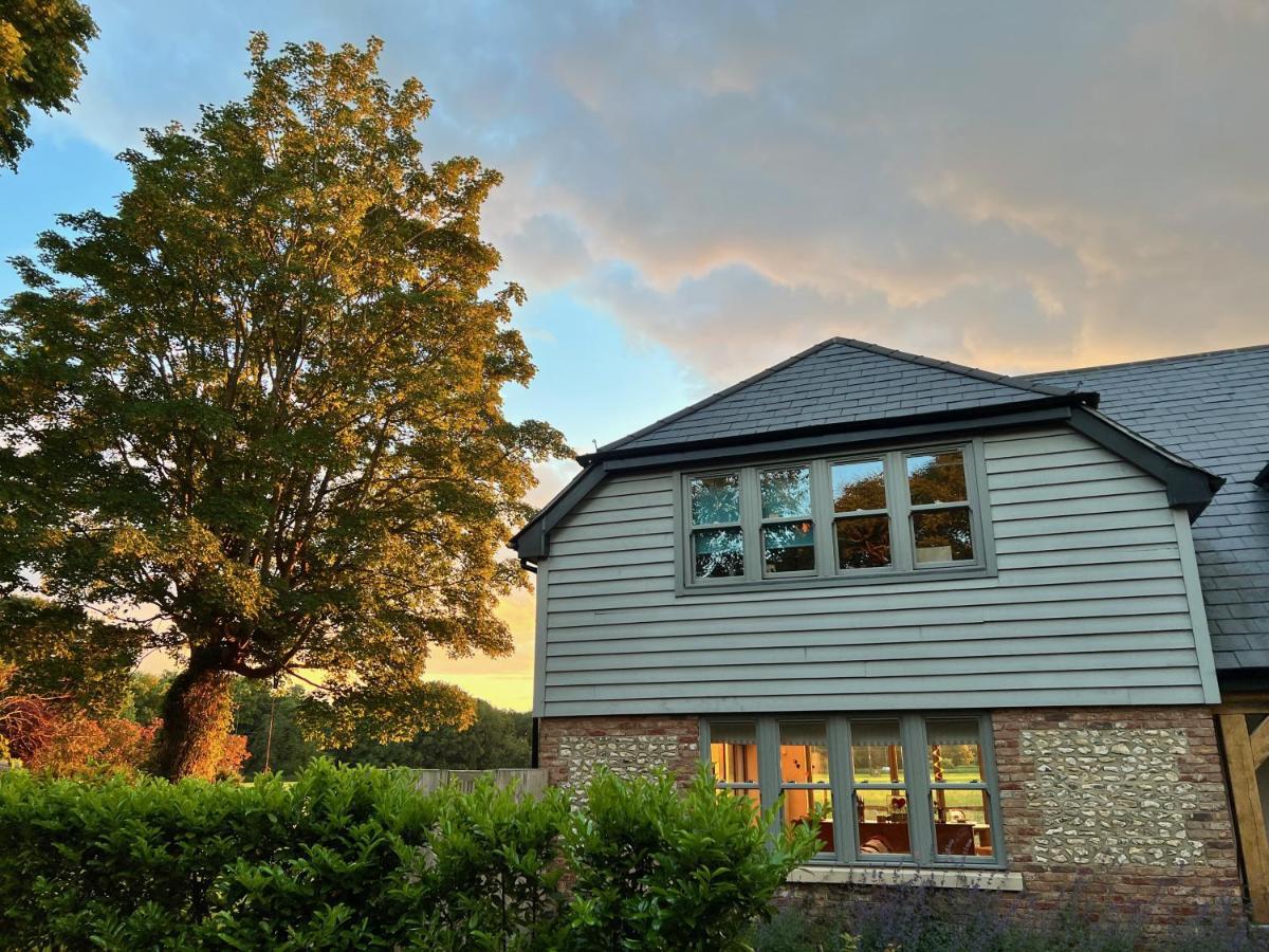 Flint House - Goodwood Events Bed & Breakfast Чичестър Екстериор снимка